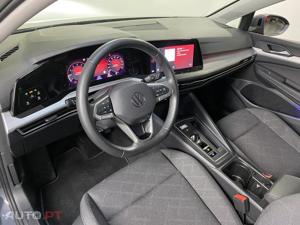 Volkswagen Golf 1.0 eTSI 110cv Life DSG Mhev