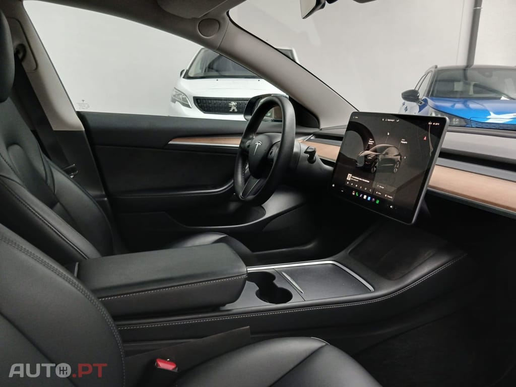 Tesla Model 3 Standard RWD