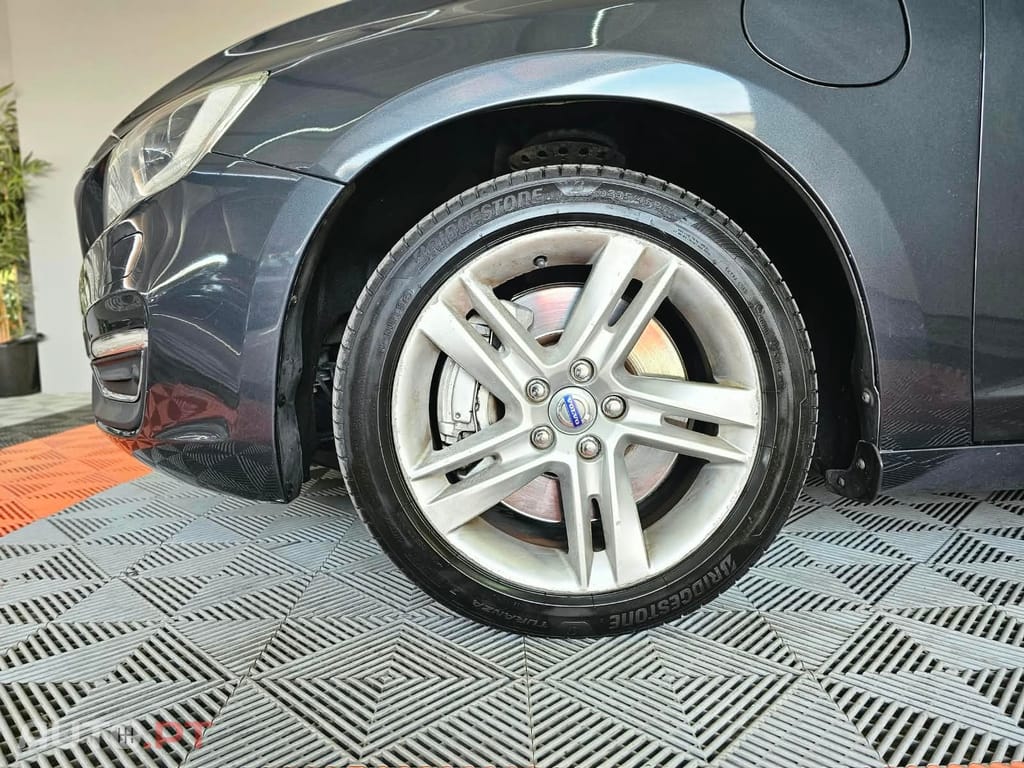 Volvo V60 2.4 D6 Summum AWD Phev