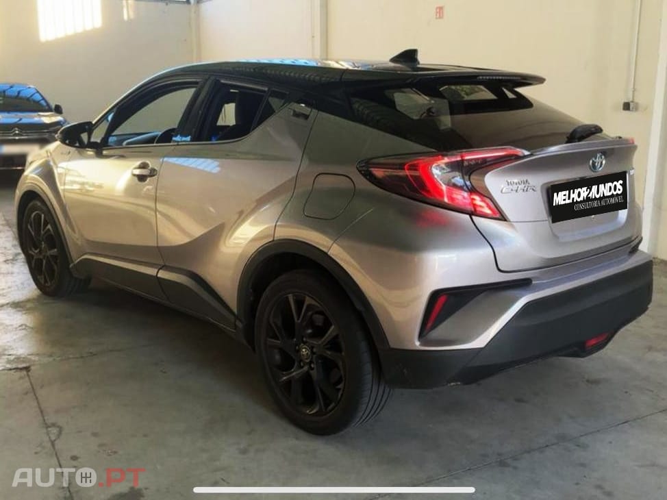Toyota C-HR 2.0 Hybrid Graphic