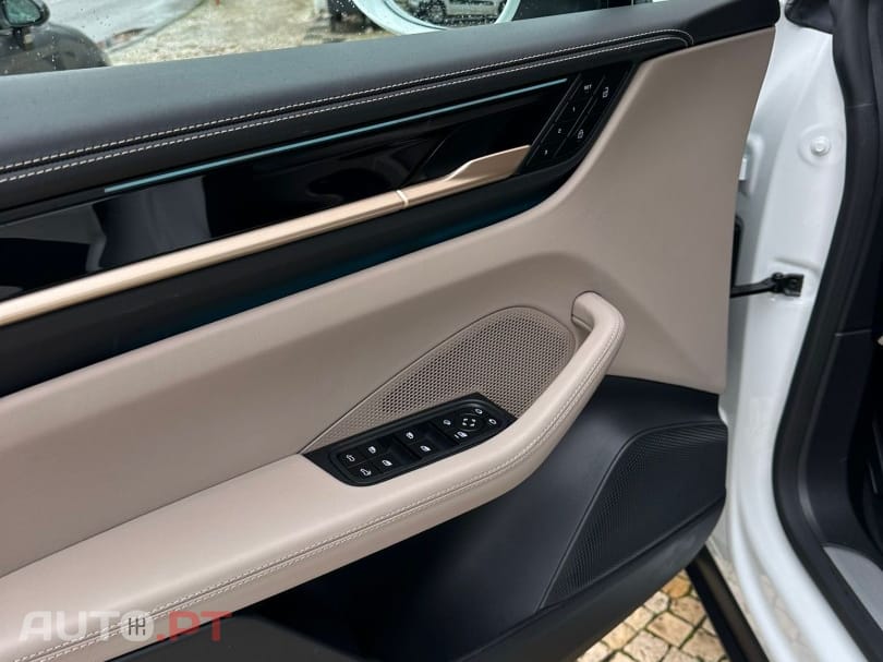 Porsche Macan Electric 4