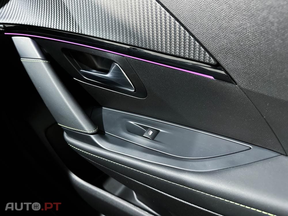 Peugeot E-208 51 kWh GT