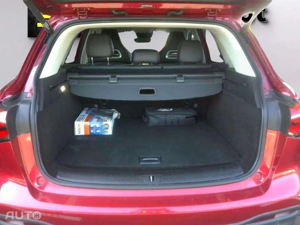 MG EHS LUXURY PHEV