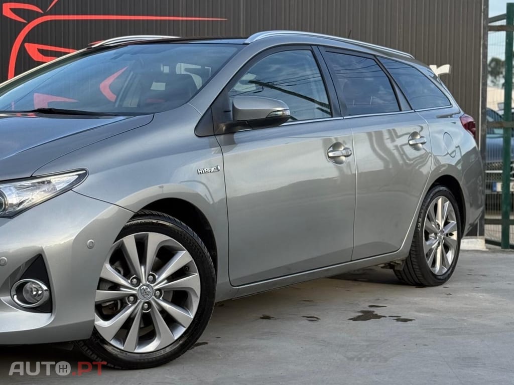 Toyota Auris 1.8 HSD Exclusive