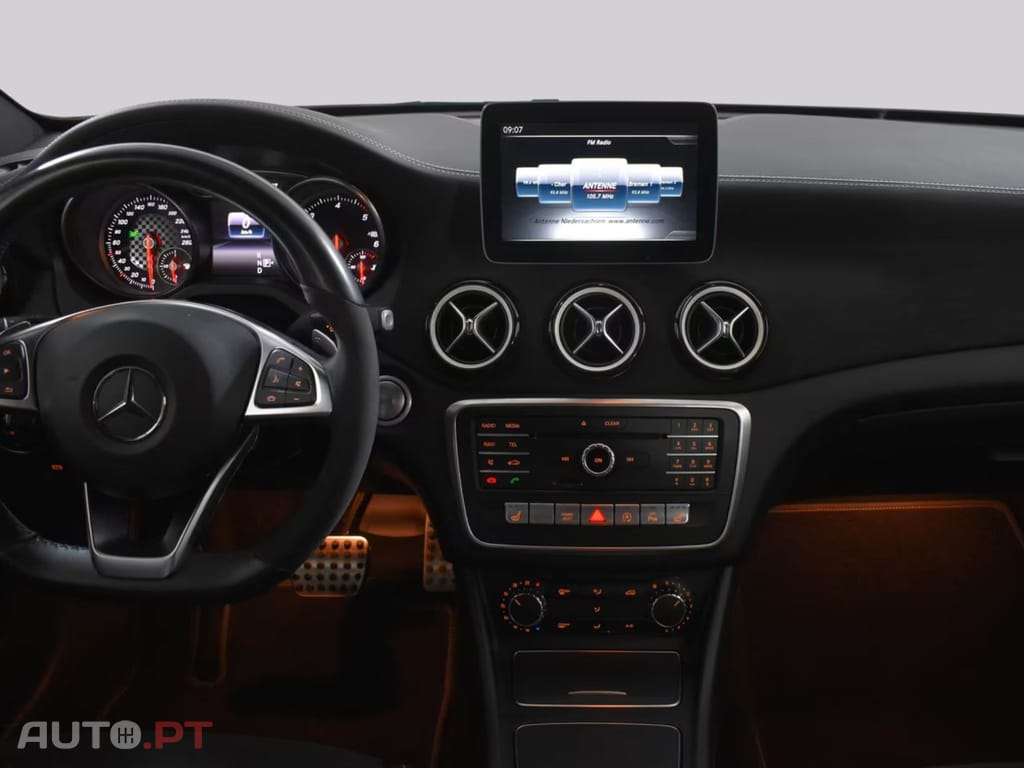 Mercedes-Benz A 220 d AMG-Line PEAK Edition 