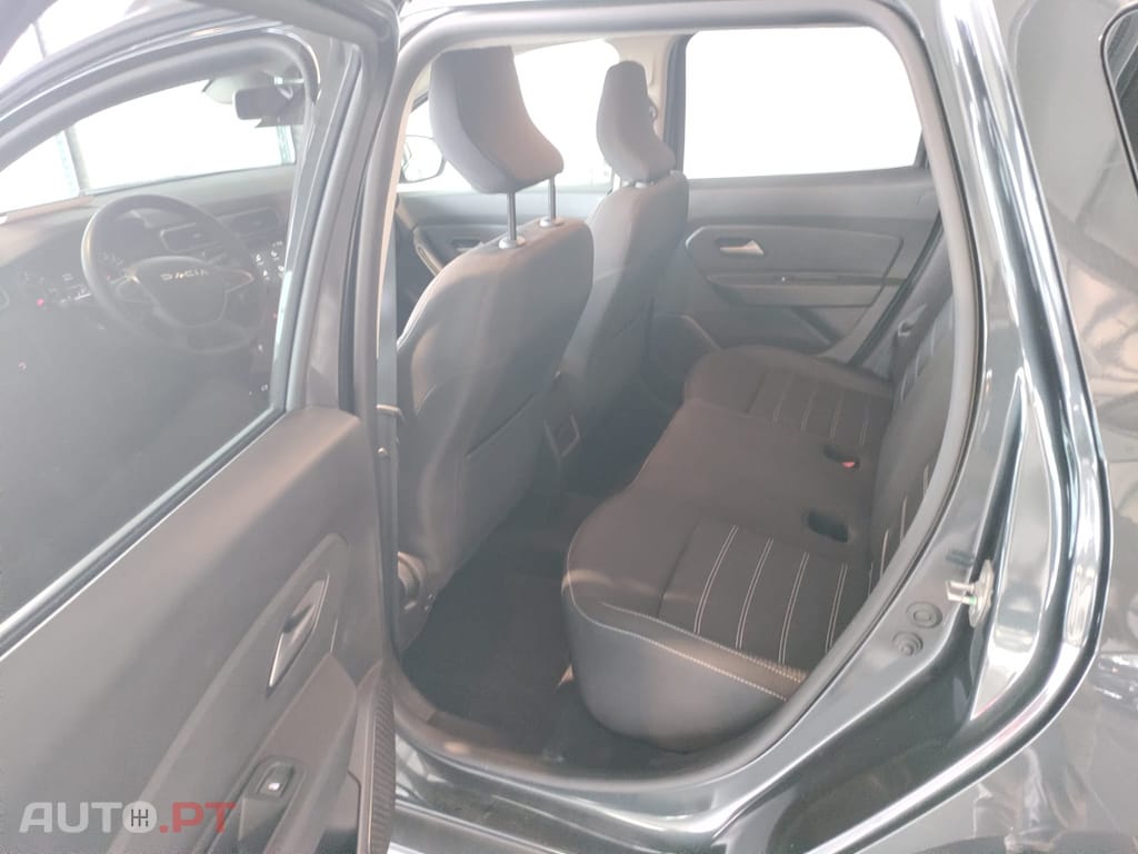Dacia Duster Journey
