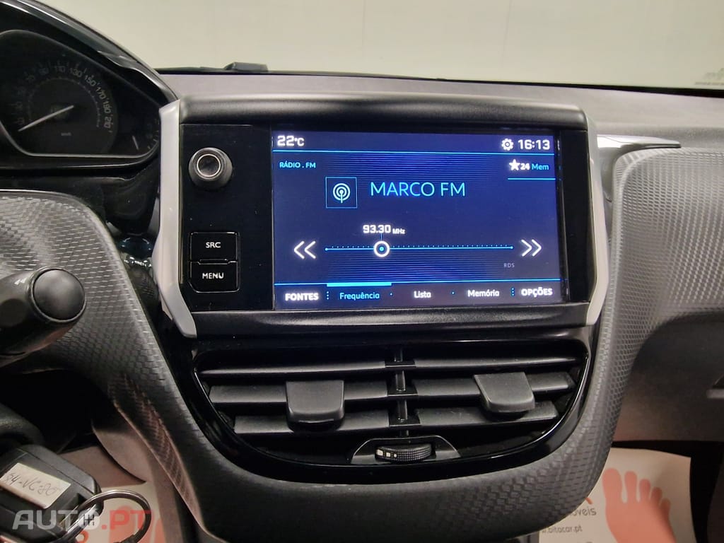 Peugeot 2008 1.2 PURETECH STYLE