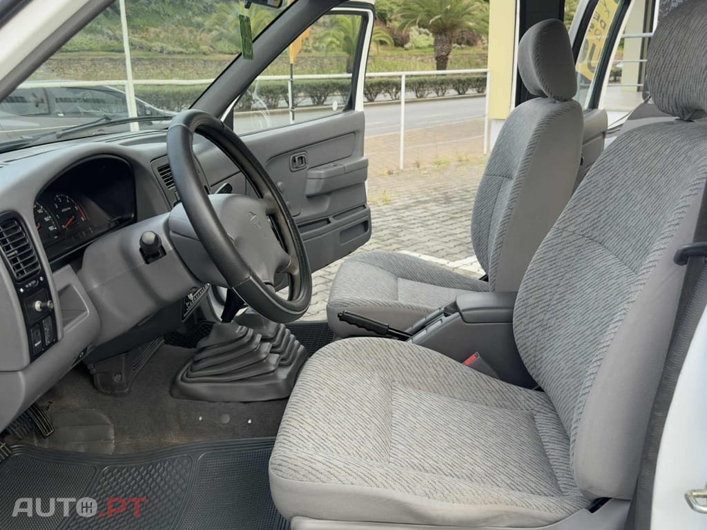 Nissan Pick Up 2.5 TD D22 CD 4X4