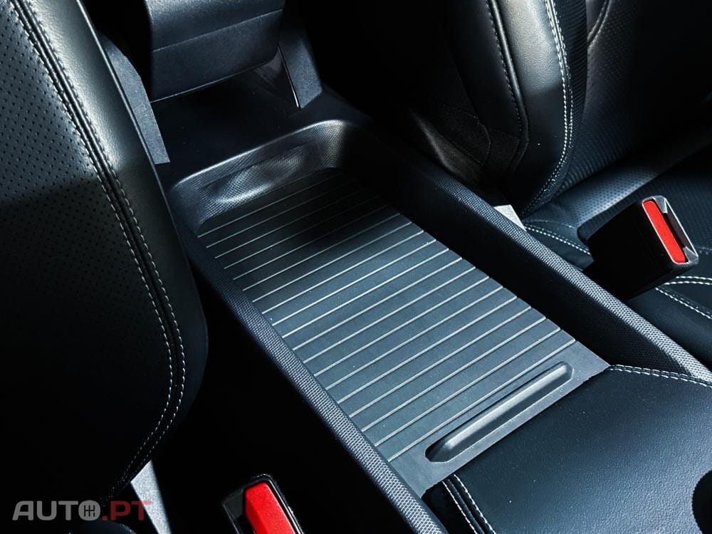 Ford Mustang Mach-E 75.7 kWh Base