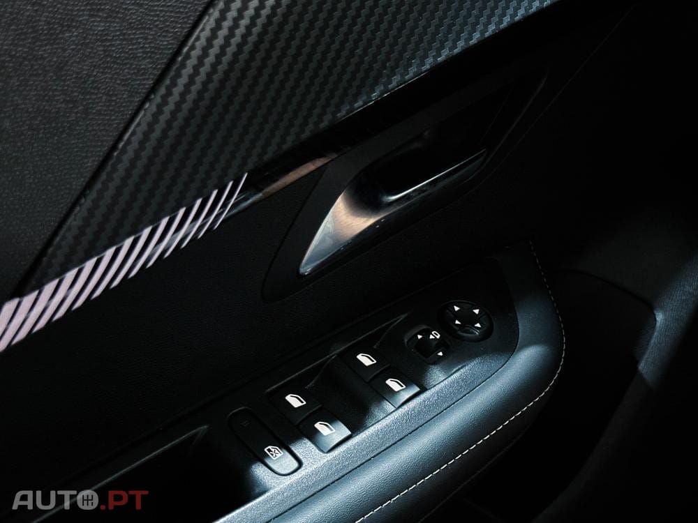 Peugeot 208 1.2 Hybrid Allure e-DCS6