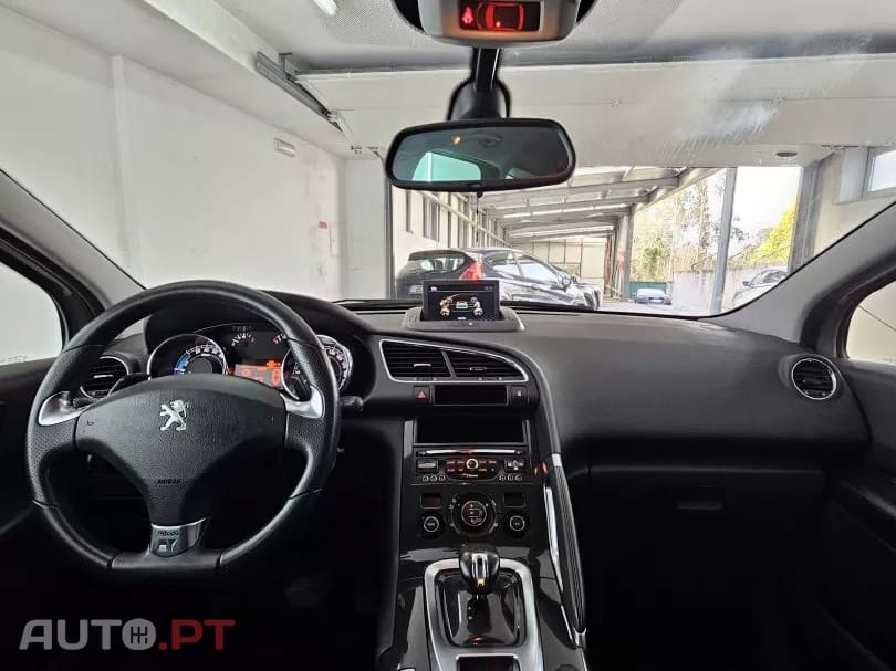 Peugeot 3008 2.0 HDi Hybrid4 88g