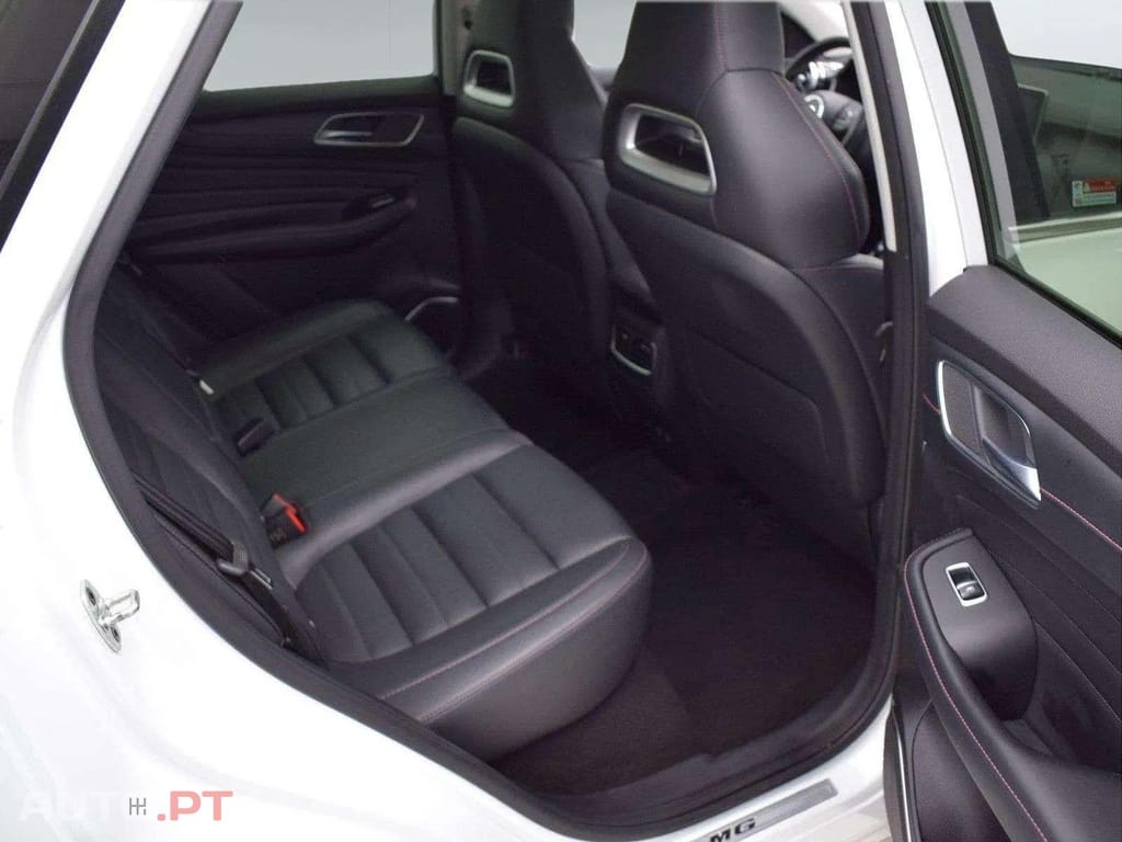 MG EHS 1.5 T-GDI PHEV LUXURY