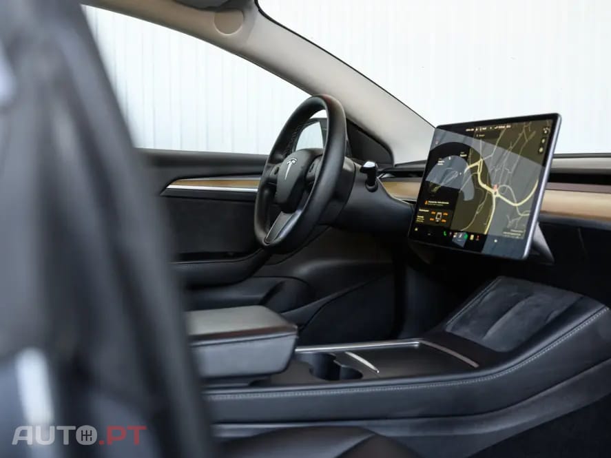 Tesla Model 3 Standard Range Plus RWD
