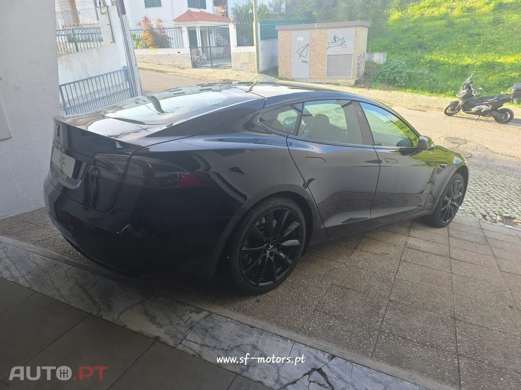Tesla Model S 75D AWD