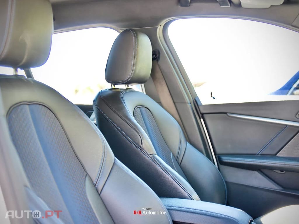 BMW 118 i Pack Desportivo M Auto