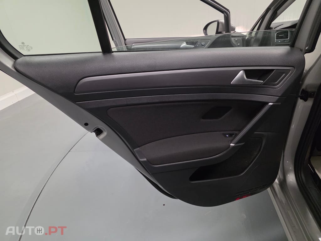 Volkswagen Golf 1.6 TDI Confortline