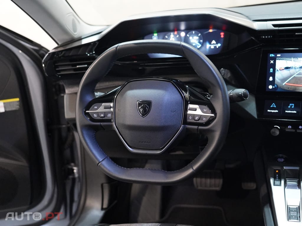Peugeot 408 1.2 PureTech Allure EAT8