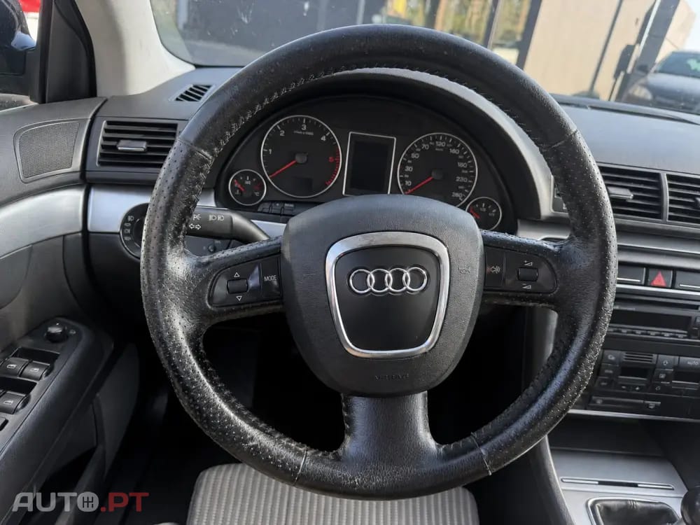 Audi A4 Avant S-LINE