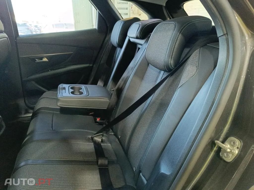Peugeot 3008 1.6 Hybrid Allure Pack e-EAT8