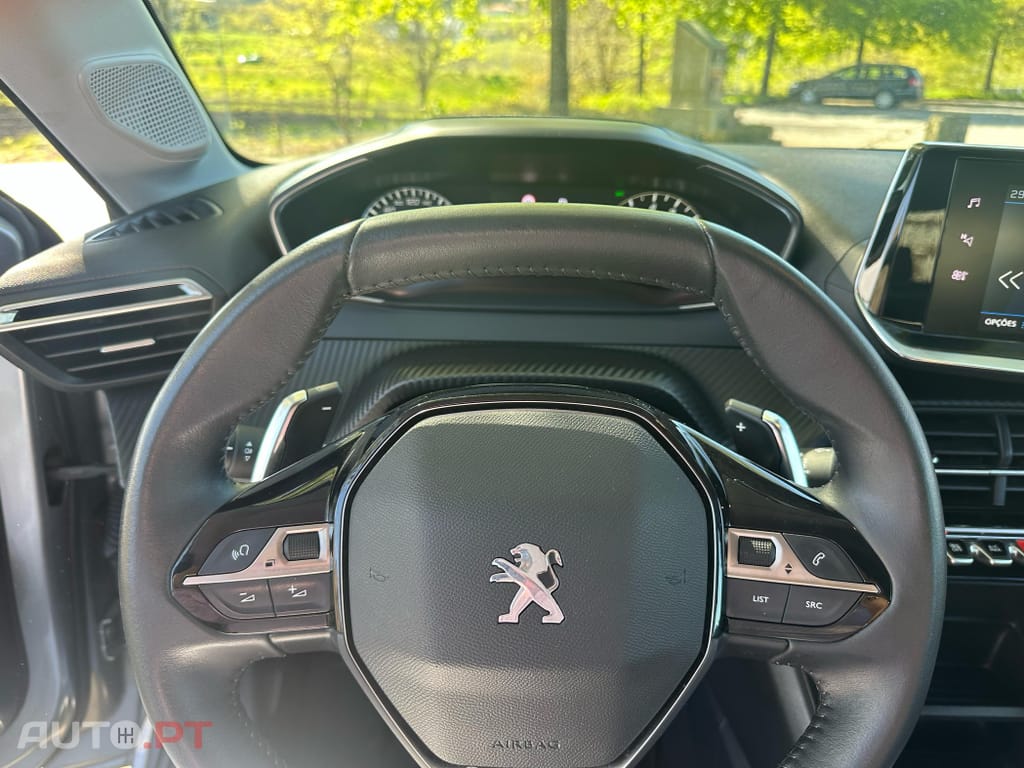 Peugeot 208 1.2 PureTech Allure Pack EAT8