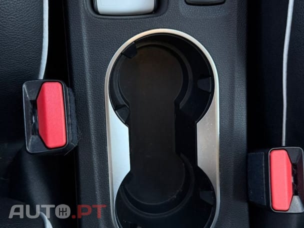 Renault Captur 1.6 E-Tech Intens