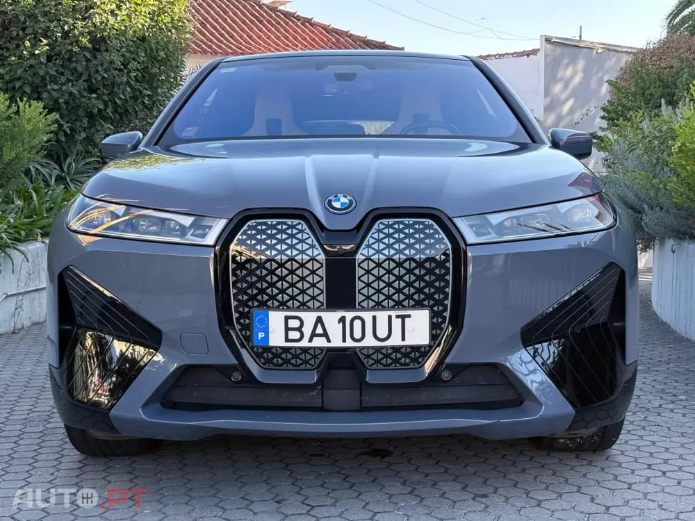 BMW iX xDrive 50 Pack Desportivo