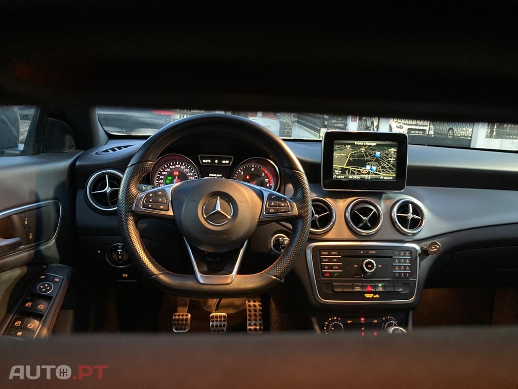 Mercedes-Benz CLA 180 AMG LINE