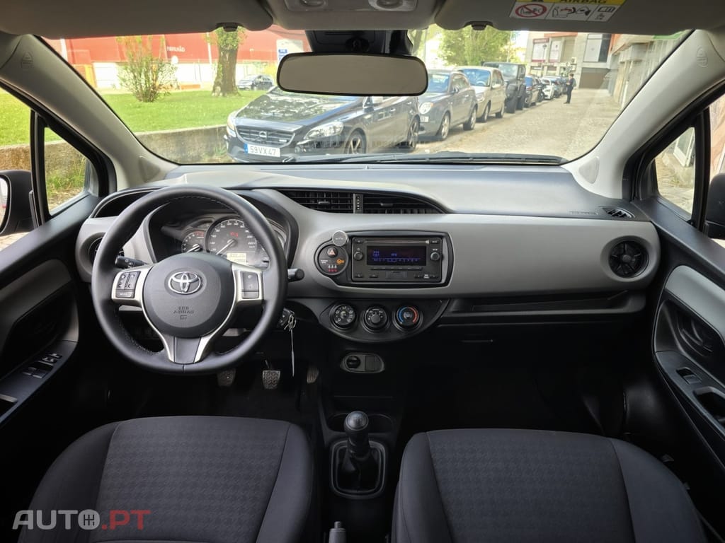 Toyota Yaris 1.0 VVT-i Comfort +PS Style+P.Techno