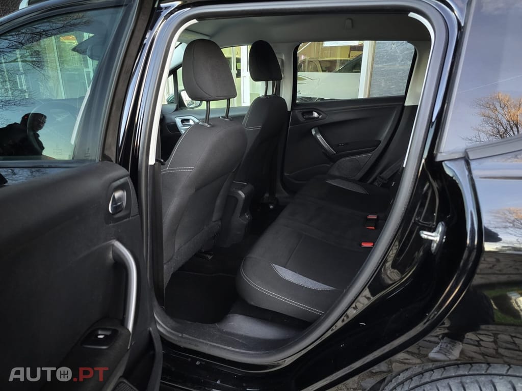 Peugeot 2008 1.2 PureTech Style