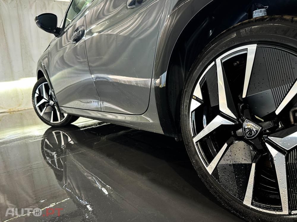 Peugeot E-208 51 kWh GT