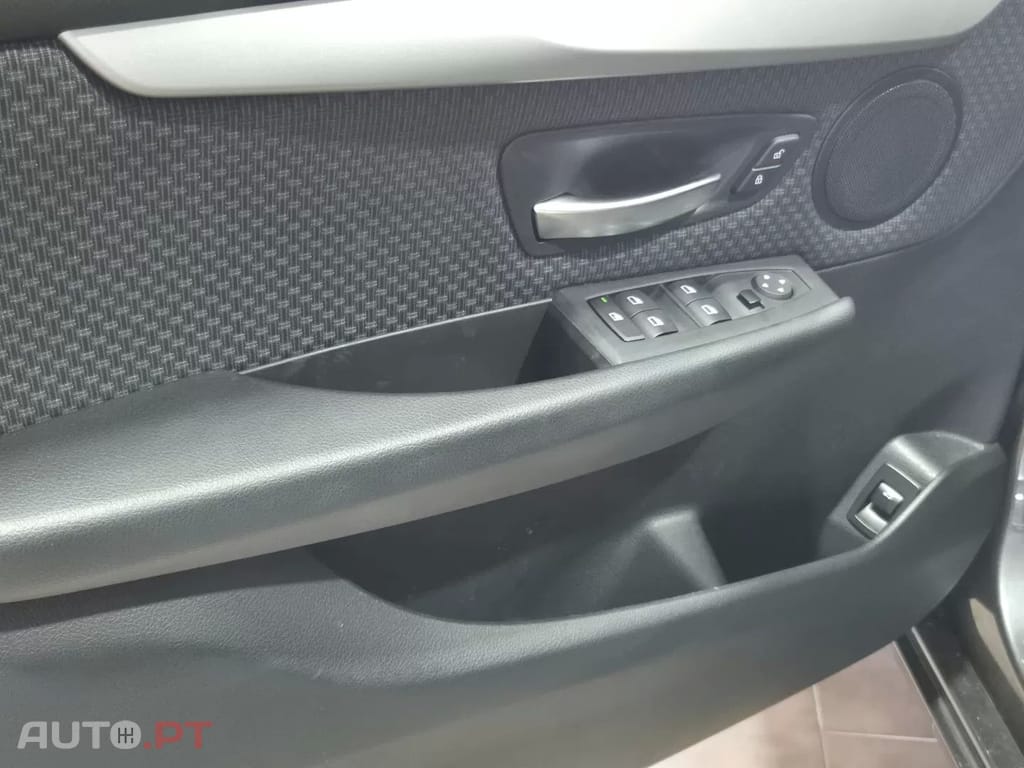 BMW 216 d Advantage Auto — fotografia 6