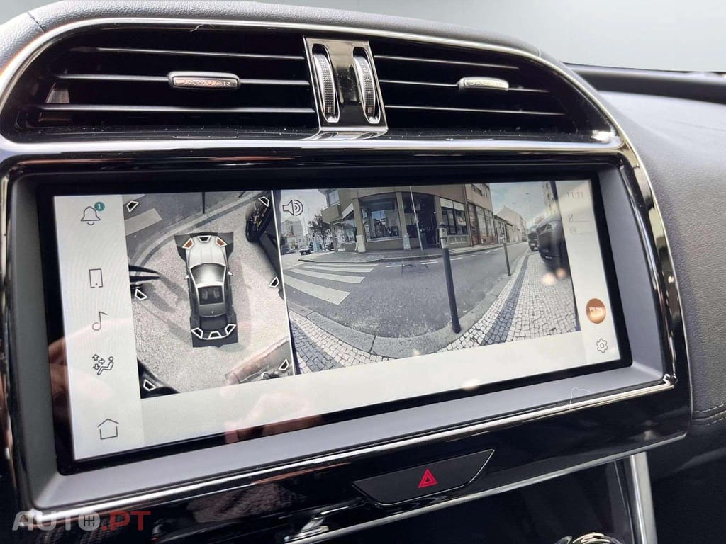 Jaguar XE 200d R Dynamic RED 