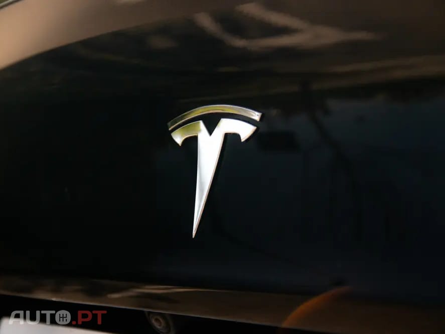 Tesla Model 3 Long Range AWD Dual Motor Performance