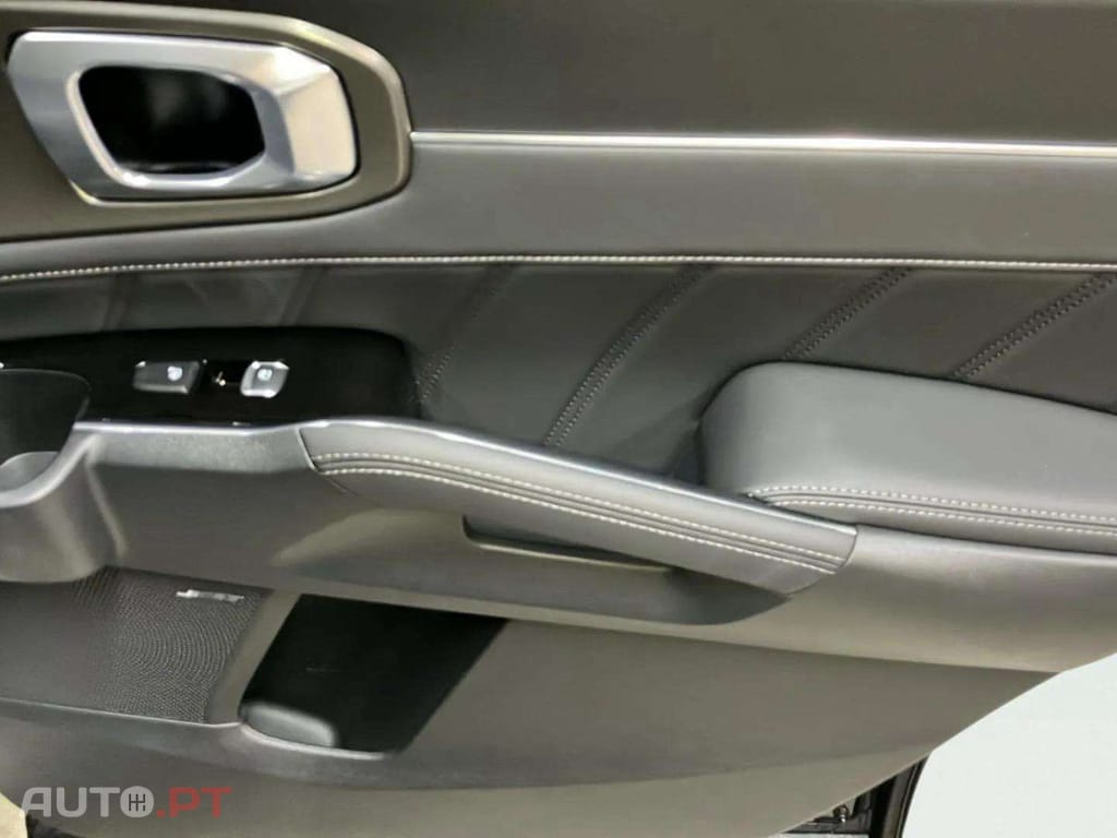 Kia Sorento 1.6 T-GDI PHEV Concept+SRF