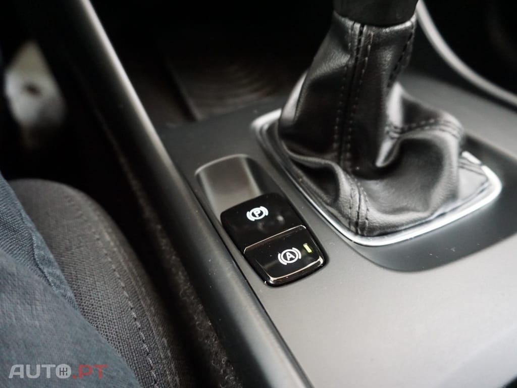 Volvo XC40 1.5 T3 Momentum Tech Edition