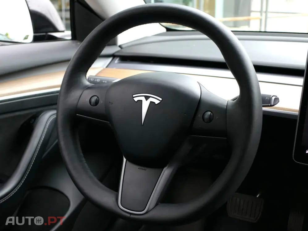 Tesla Model 3 Tração Traseira