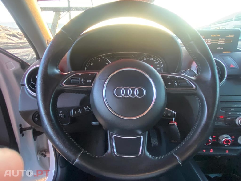 Audi A1 1.6 TDi S-line