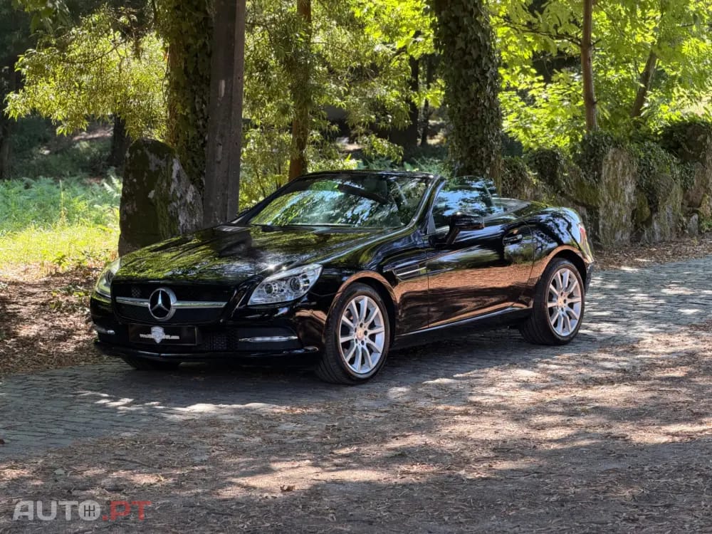 Mercedes-Benz SLK 200 Outro