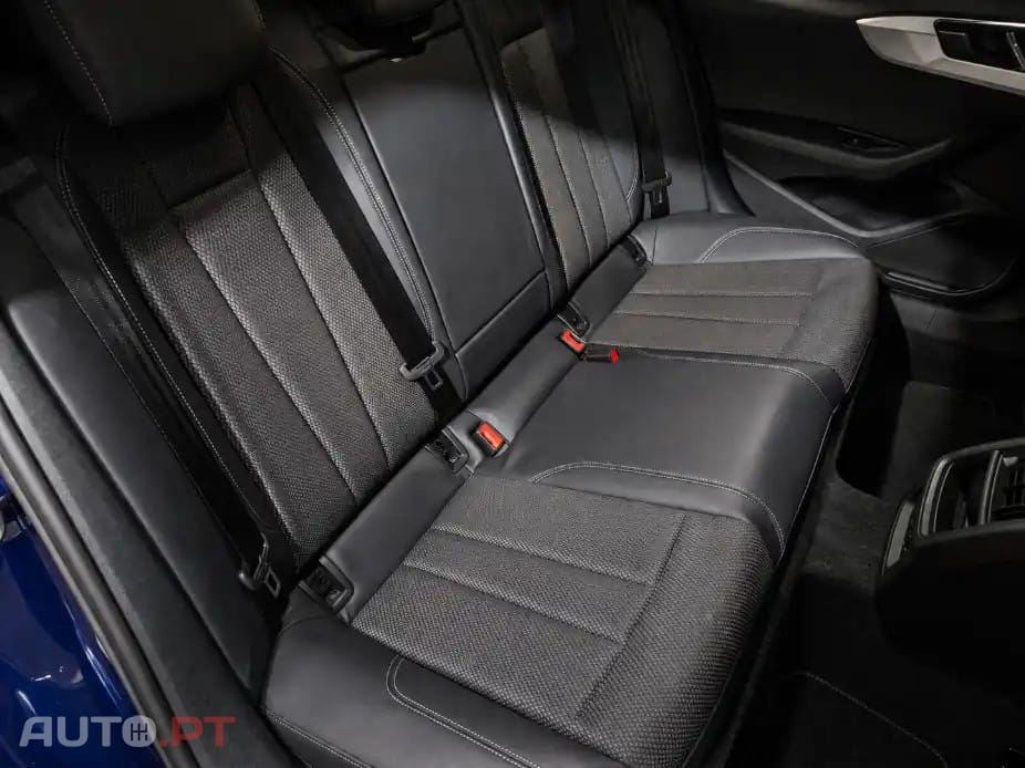 Audi A4 40 TDI S line S tronic