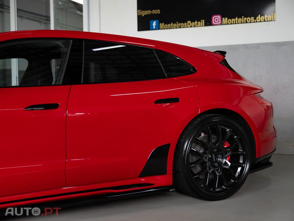 Porsche Taycan GTS Sport Turismo