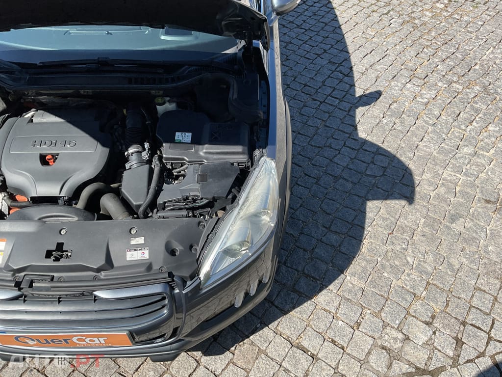 Peugeot 508 RXH 2.0 HDi Hybrid4 2-Tronic 104g