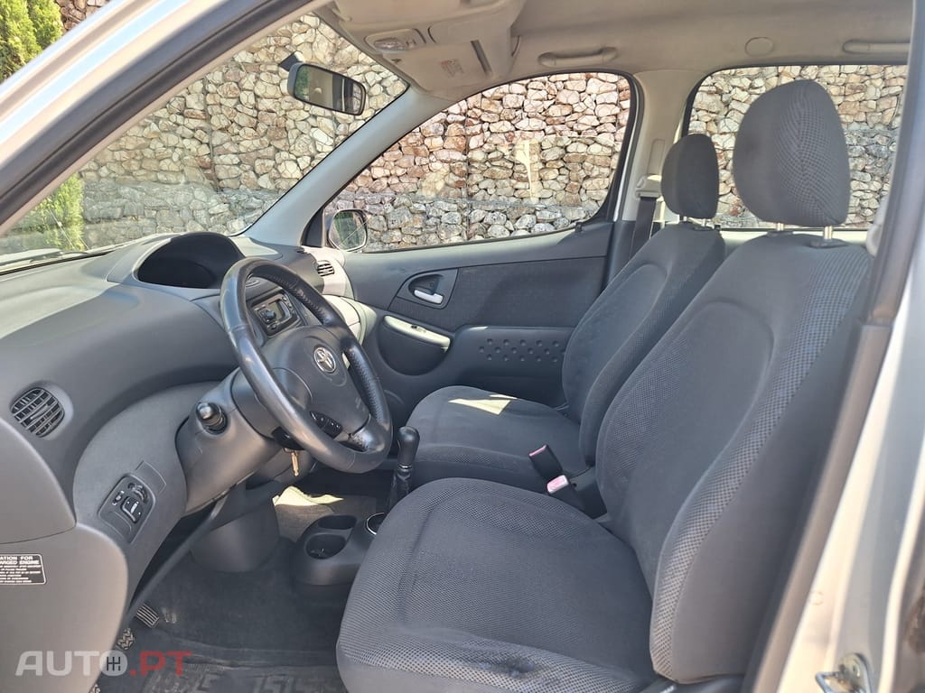 Toyota Yaris Verso 1.4 D-4D Sol