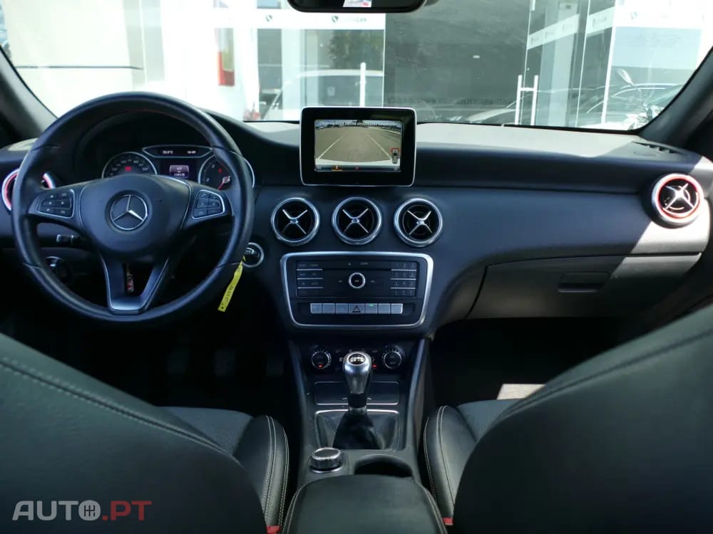 Mercedes-Benz A 180 d AMG Line