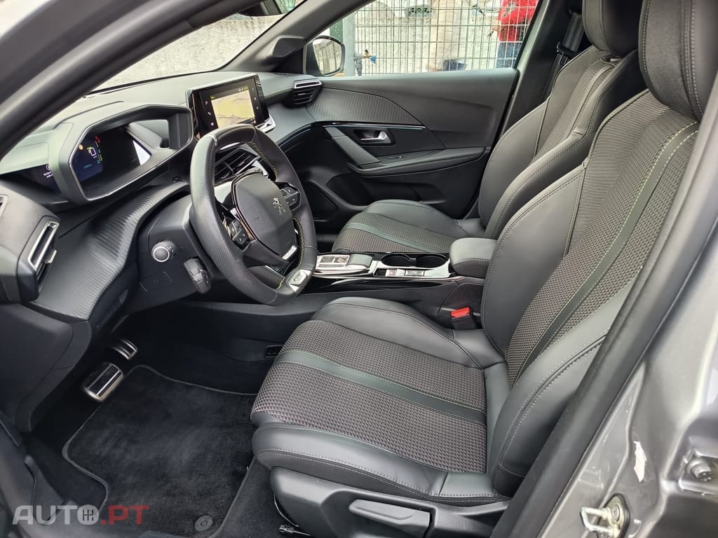 Peugeot E-208 50 kWh GT Pack