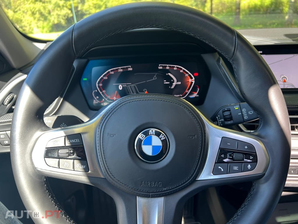 BMW 116 d Pack Desportivo M Auto