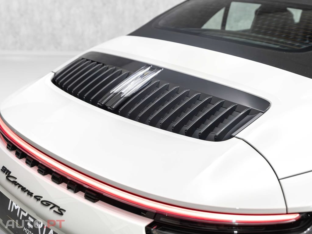 Porsche 911 Carrera 4 GTS Cabriolet