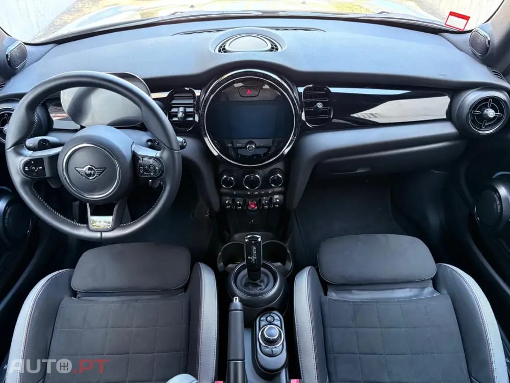 MINI Cooper John Cooper Works Auto Desportiva