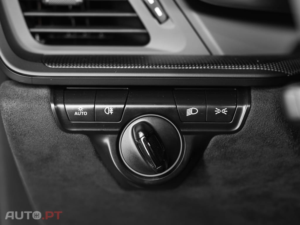 Porsche 992 Carrera 4 GTS PDK