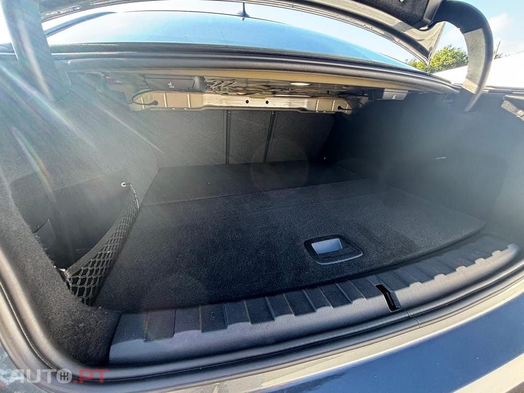 BMW 330 e Touring Corporate Edition Auto