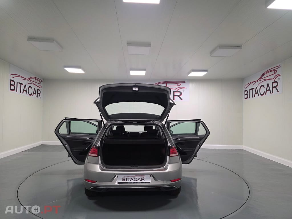 Volkswagen Golf 1.6 TDI Confortline